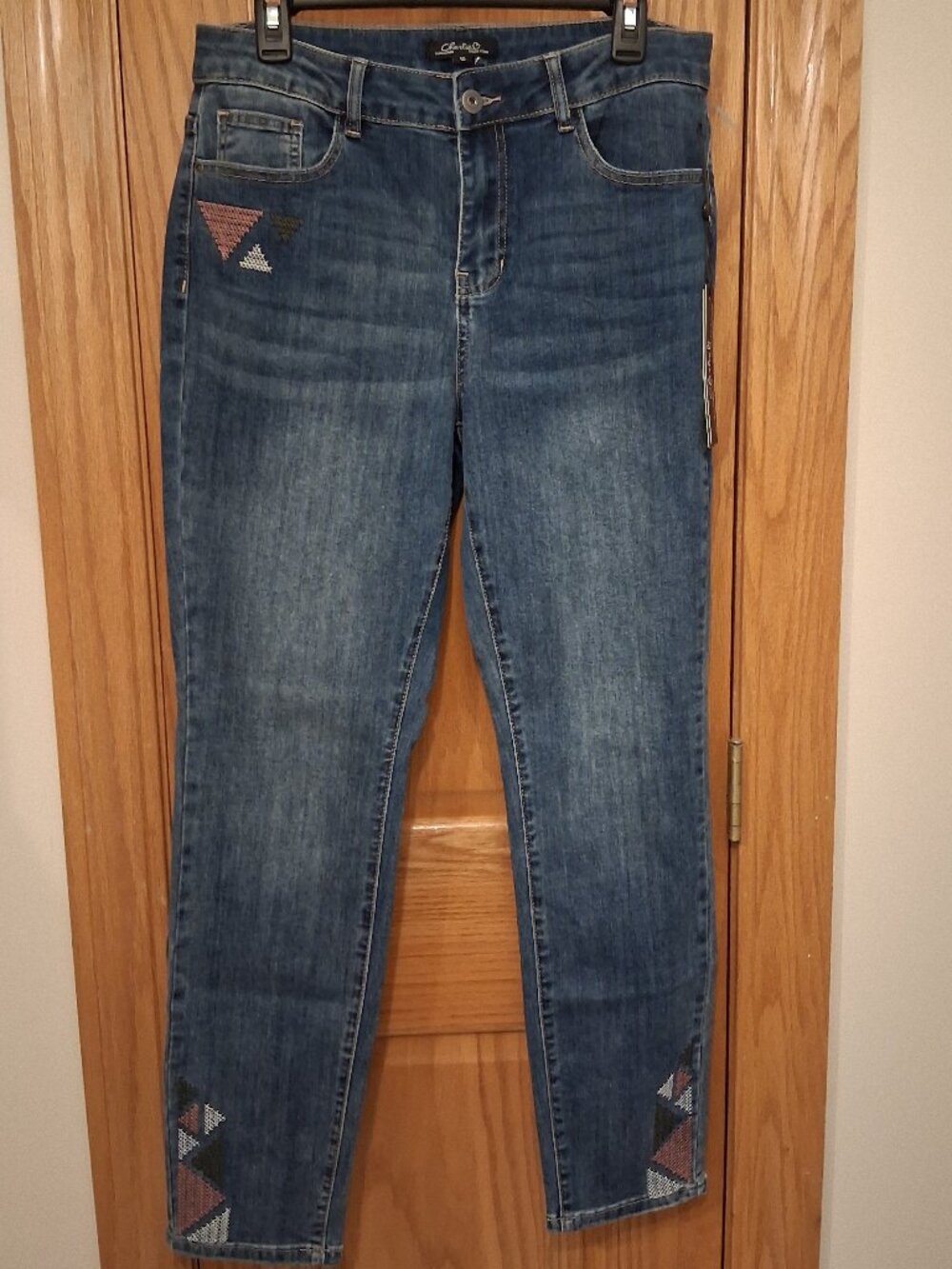 Charlie B Jeans w/design sz 10 Slim leg w/stretch